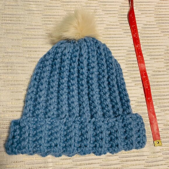 Hand crochet/knit toque - Picture 4 of 5